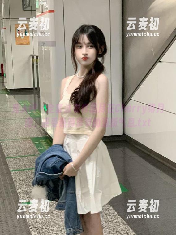 秀人网 - 全套泳衣作品尽在Cherry绯月樱，感受热辣季节的清新气息.txt