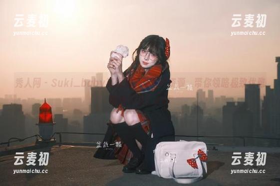 秀人网 - Suki_baby高跟鞋最新写真资源，带你领略极致优雅时尚风格！.txt