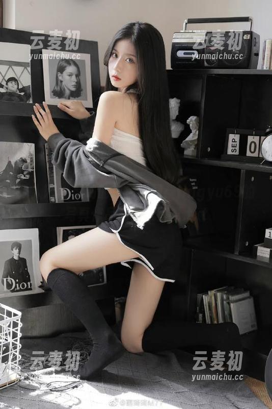 秀人网-lingyu69 秀人网 - 灵动的白色瞬间:lingyu69的写真作品和壁纸鉴赏.txt