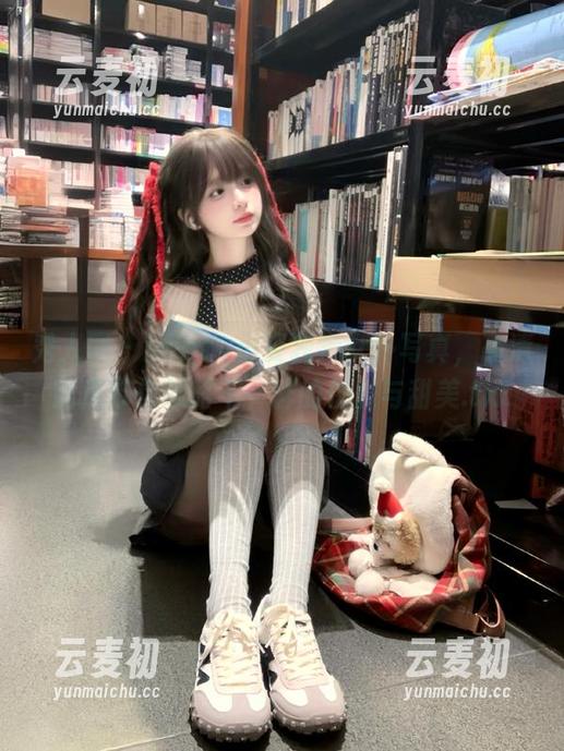 秀人网 - nancy小姿独特女仆写真，高清图库带你领略不一样的优雅与甜美.txt
