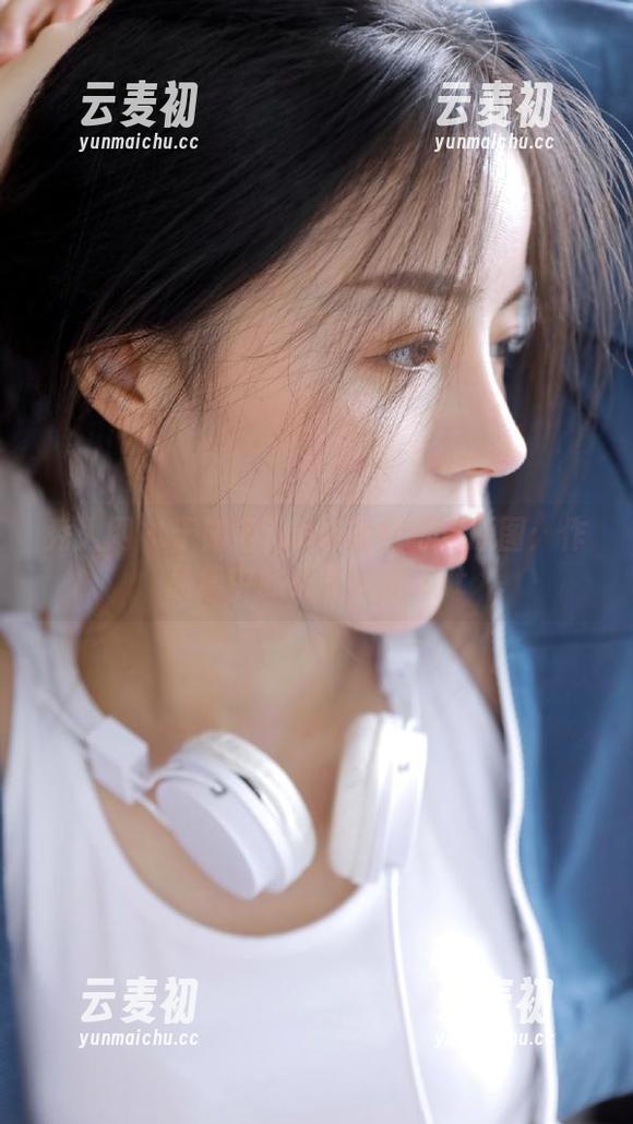 秀人网 - 于诺诺ise连衣裙写真原图：作品集中的优雅风情.txt