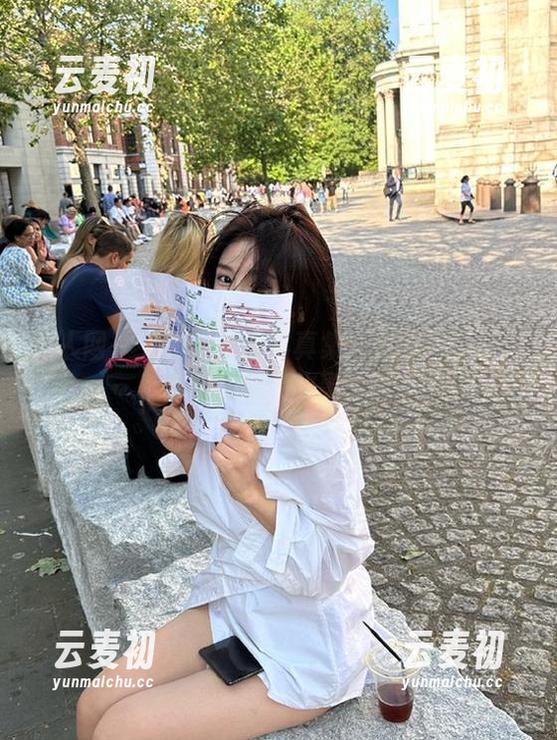 秀人网 - 刘婷婷女王写真集：资源背后让人惊艳的时尚故事.txt