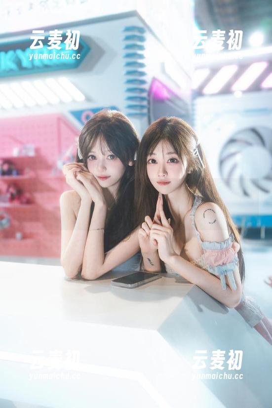 秀人网 - 唐翩翩的惊艳美脚写真，超值福利让你尽情享受这组图片！.txt