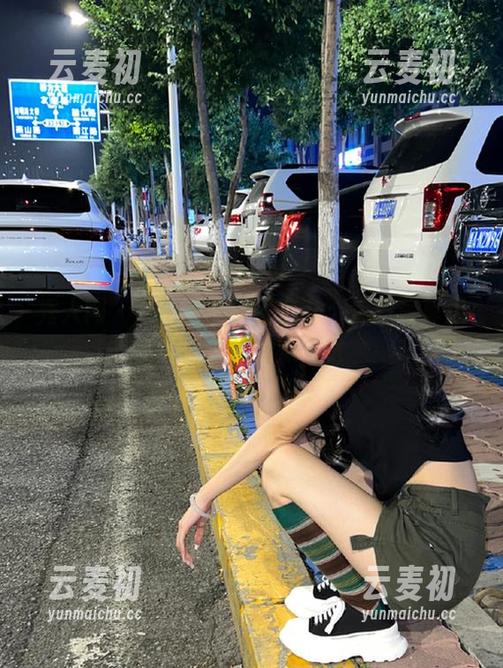 秀人网 - 圆圆酱的女王范儿：美图写真里的自信与幽默.txt