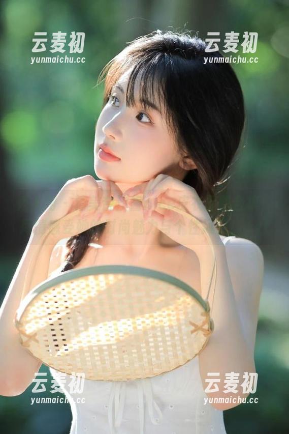 秀人网 - 精美奈汐酱nice皮衣原图合集，尽情感受她的时尚魅力与个性风采！.txt