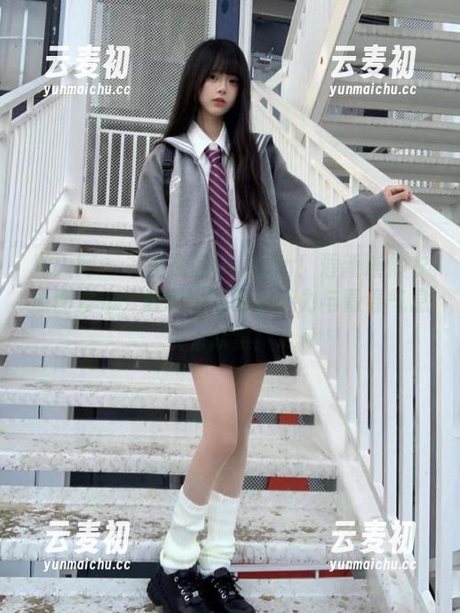 秀人网 - 关注娜露Selena！最新连体衣原图发布，展现她的时尚魅力与青春气息，快来欣赏！.txt