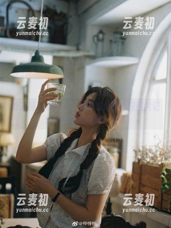 秀人网 - 看看小肉肉咪如何用私房图片记录她的旅拍奇遇！.txt