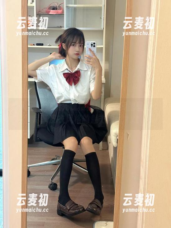 秀人网 - 潮流先锋樱桃小犊子美图壁纸：尽享皮衣风格的魅力瞬间.txt