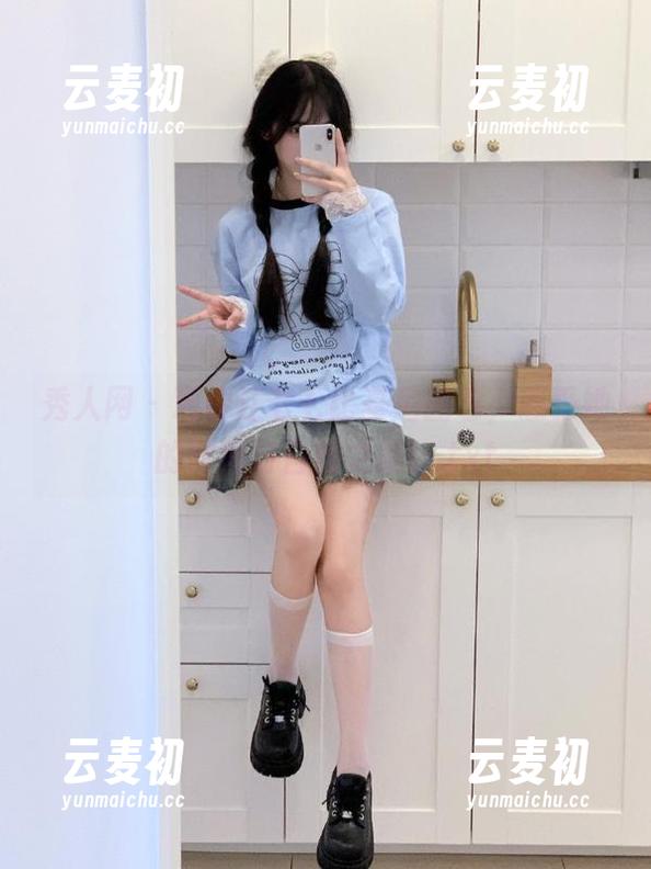 秀人网-江七七 秀人网 - 观看江七七比基尼图包,感受她的时尚与自信之美!.txt