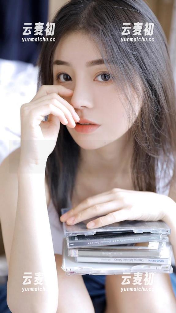 秀人网 - 王俪丁呀倾情呈现的无圣光套装作品，挑战传统时尚与艺术的界限.txt