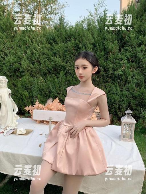 秀人网 - 女神级别的王俪丁呀，最新图包更新，你准备好膜拜了吗？.txt