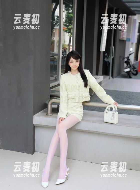 秀人网 - 沉浸在甜妮的私拍御姐图集中，领略她的独特风格.txt