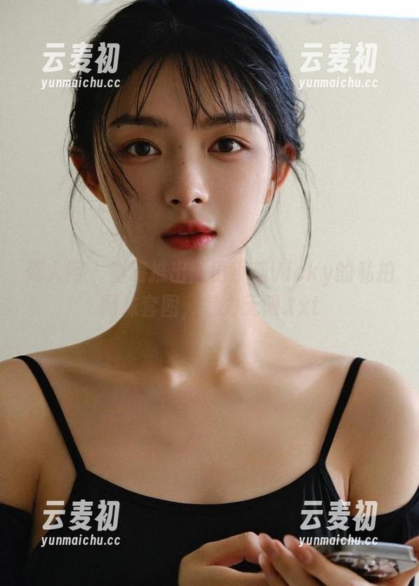 秀人网 - 重磅推出：田小燕Vicky的私拍网袜套图，魅力无限.txt