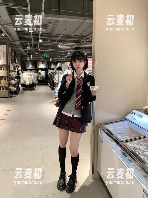 秀人网 - 白茹雪万圣节写真套图，感受隐藏在夜色中的美丽与神秘.txt