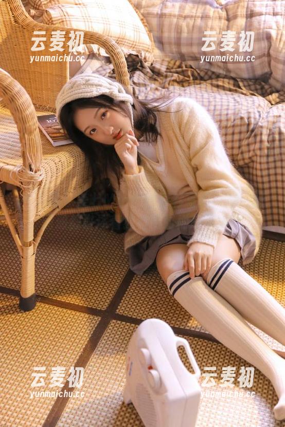 秀人网 - 美七Mia的白衬衫写真：每一张图册都讲述着独特的时尚故事.txt