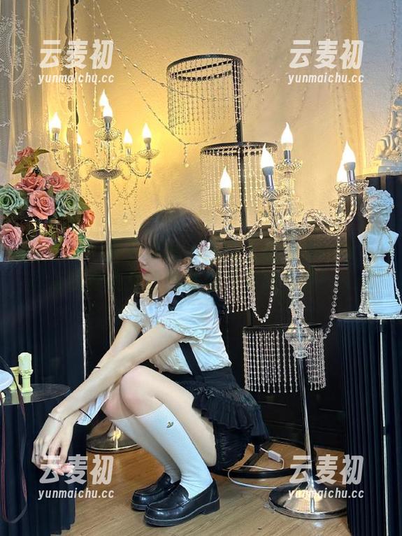 秀人网 - 带你发现：舌尖上的菊花ace与模特纹身美女的唯美图片资源合集！.txt