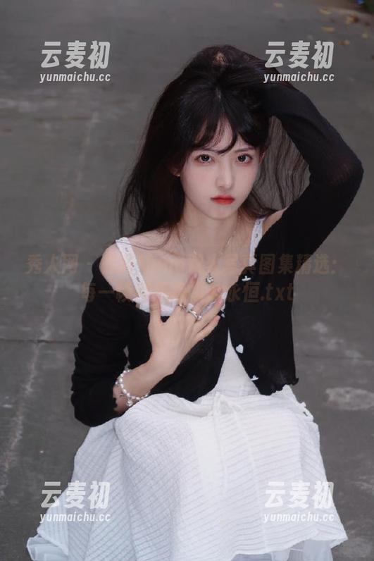 秀人网 - 诺诺Nono双人写真图集精选：每一帧都是幸福的永恒.txt