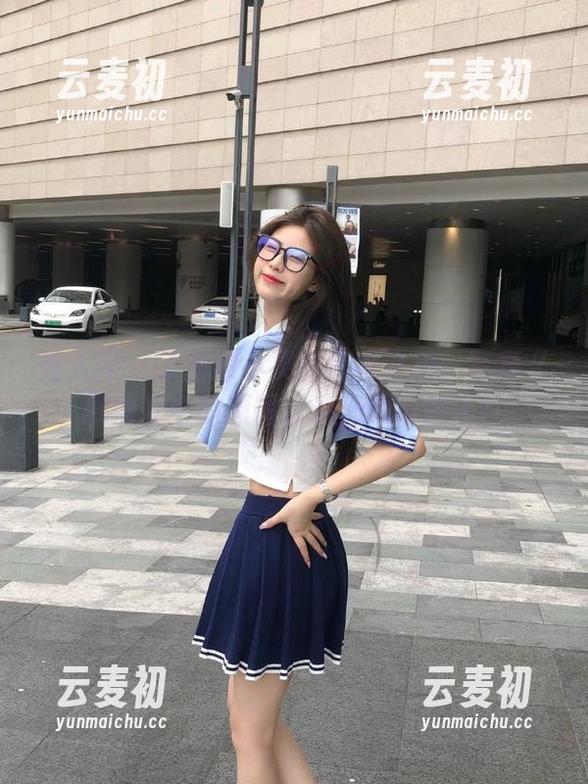 秀人网 - 了解谭小灵的艺术之旅：写真《剧情》中的原图诉说无限可能.txt
