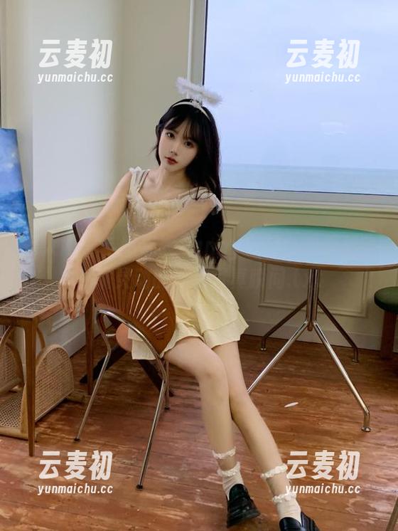 秀人网 - 与陈梵妮Fanny一起，观看那些充满灵动的丝袜写真瞬间.txt