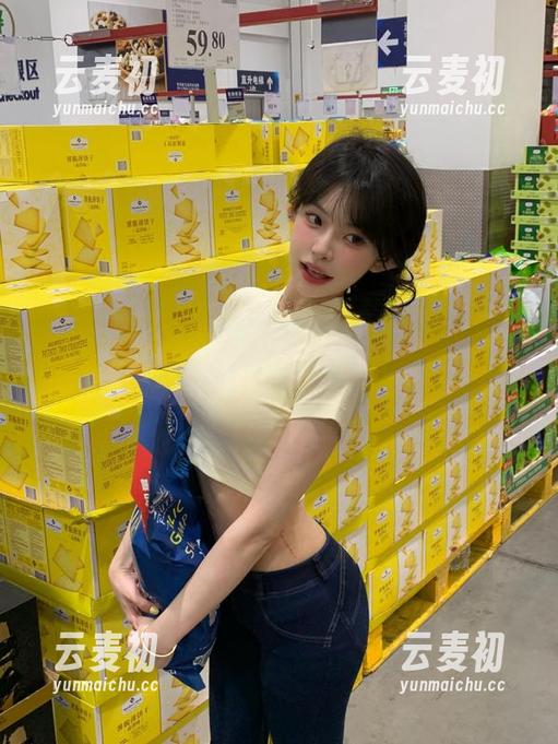 秀人网 - 雨儿baby泳装写真合集，精致套图倾情演绎夏日的清凉与优雅.txt