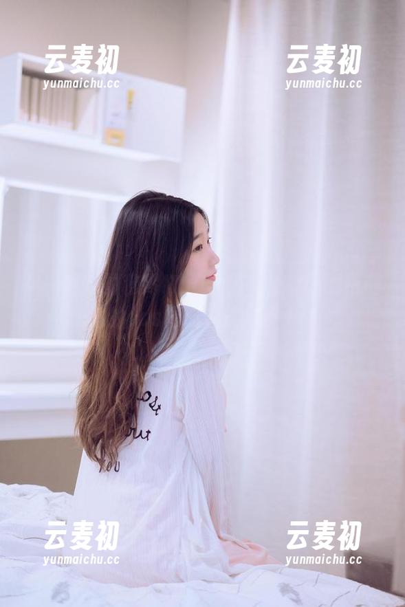 风格独特的穆零Mu0学姐，让你的眼睛随她的cos图册流连忘返.txt