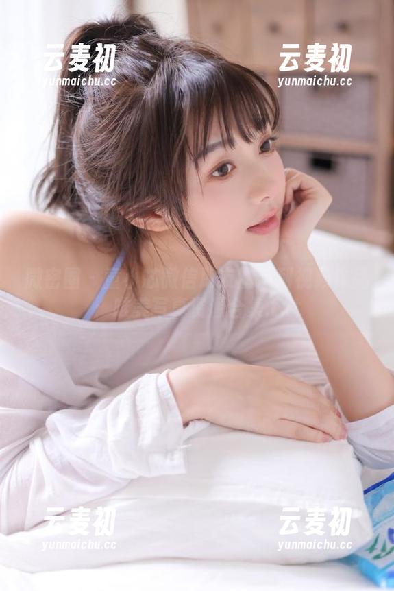 微密圈 - 童小芯微信朋友圈系列视频作品：唯美写真资源合集.txt