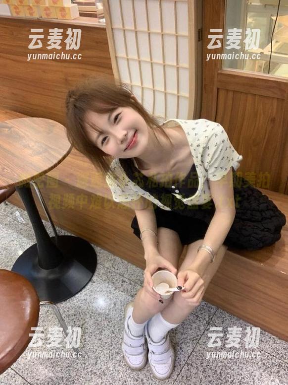 微密圈 - 邂逅童小芯私拍作品：早期美拍视频中难以忘怀的视觉盛宴.txt