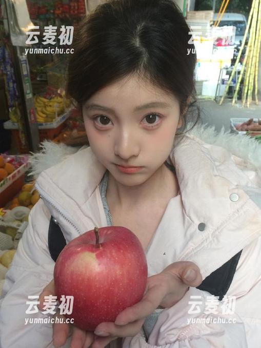 紧急企划 - 让林书辞JK美图点亮你的手机：壁纸中的纯美与深意.txt