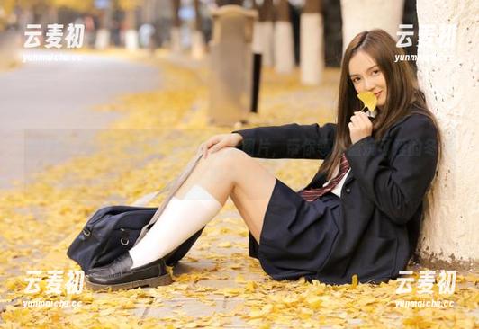 美媛馆 - 徐子琦的毛衣写真高清图片，带你领略温婉可爱的冬季时尚.txt