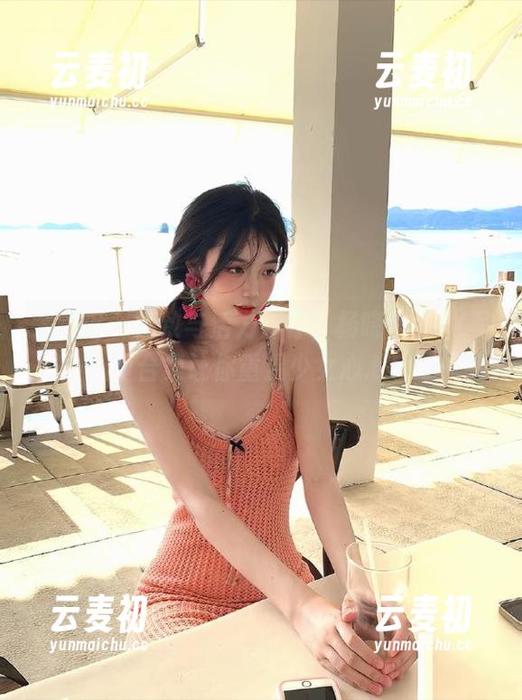 美媛馆 - 精致与活力并存，杨晓青儿JK写真合集让你重温少女心.txt