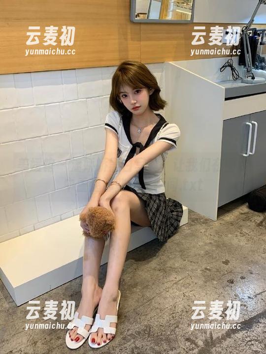美媛馆 - 潘娇娇黑白写真：让我们在图库中重温那些经典瞬间.txt
