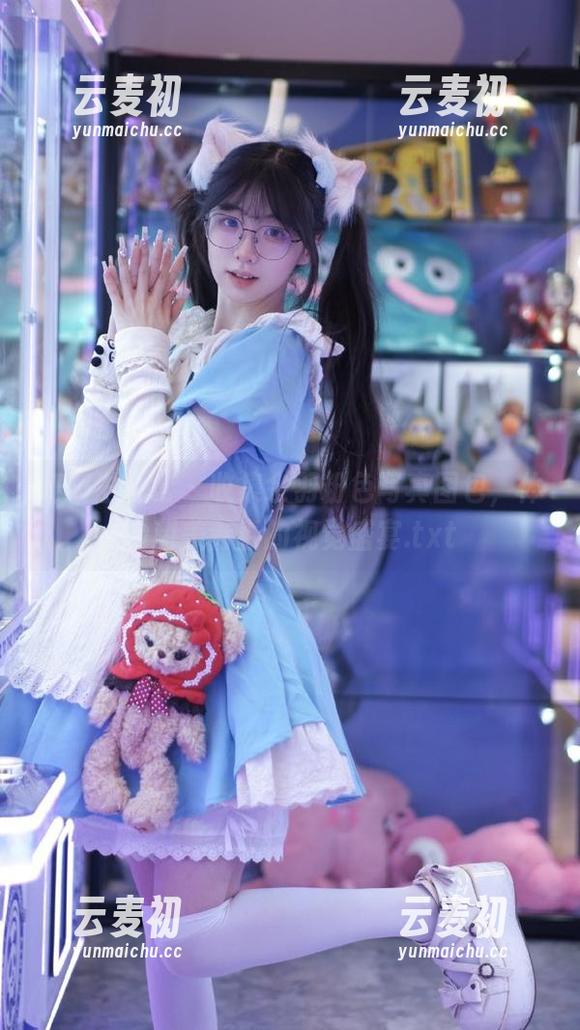 舞蹈生日记 - 收集余羽粉色写真图包，体验甜美青春的视觉盛宴.txt