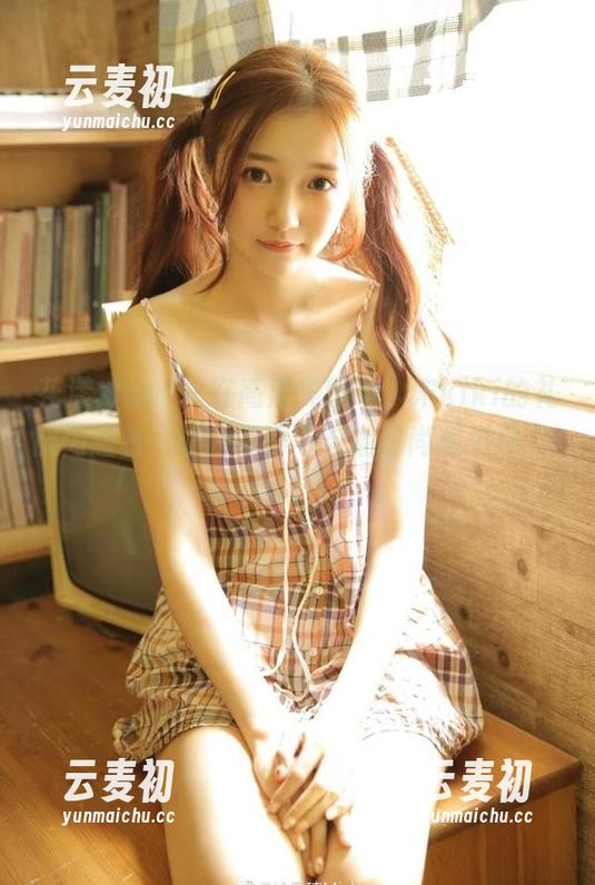 花漾show - 在高清美图中，宋kiki的礼服闪耀着，让我不得不自嘲时尚感欠缺.txt