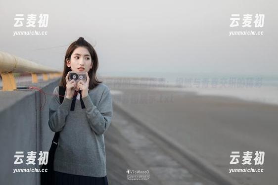 花漾show - 黄乐然教室内的美图探索：细腻与青春交织的精彩瞬间套图展示.txt