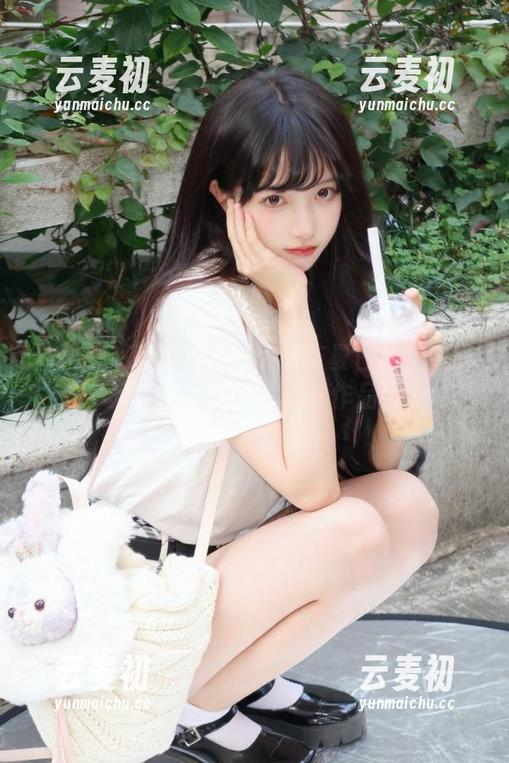 蜜桃社 - 缇娜美Tinami与夏日的完美邂逅，分享别致的原图摄影作品！.txt