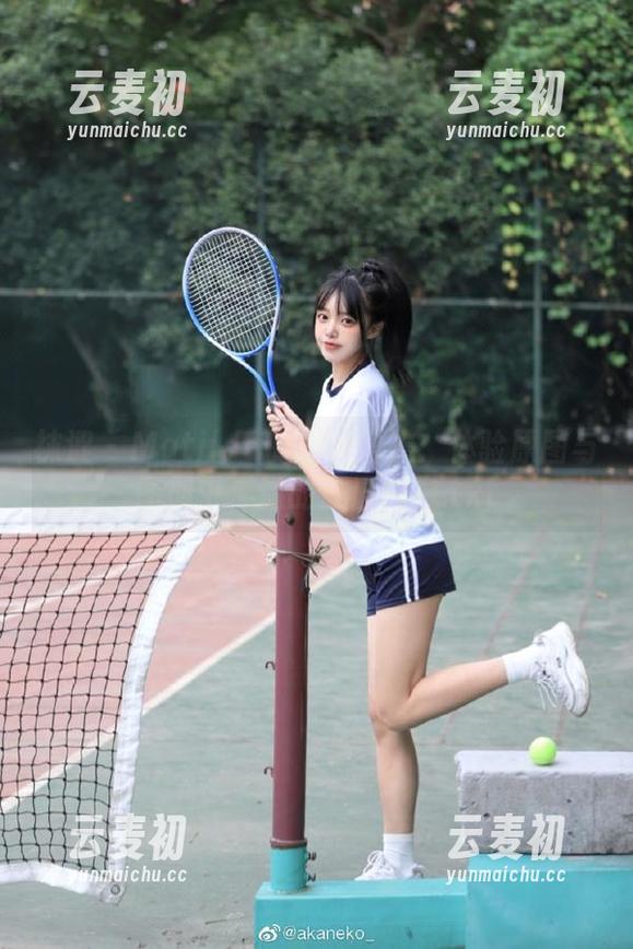 袜涩 - Matilda的海边日志：体验原图与图册中洋溢的夏日气息.txt