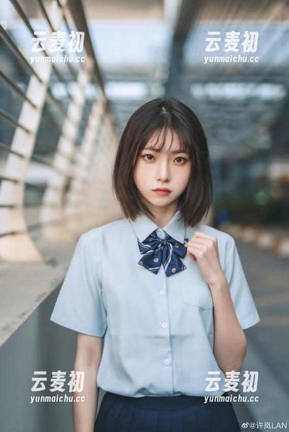 开启福利之门：许岚LAN厨娘图集，视觉与味觉的双重盛宴.txt