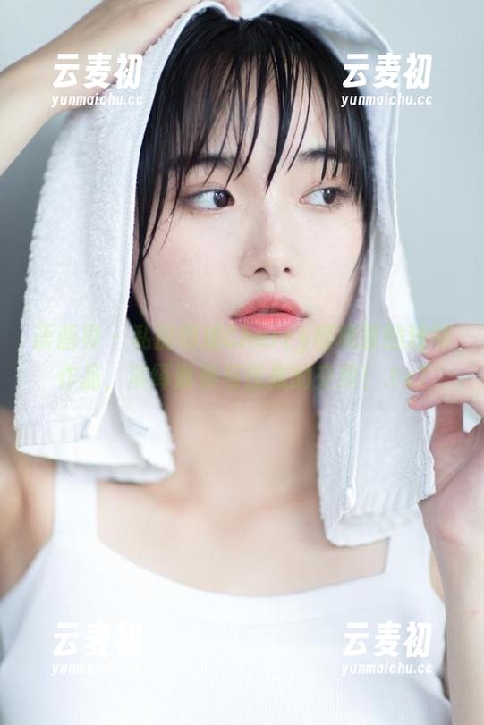 语画界 - 私房御姐Cherry樱桃酱的独特作品，演绎青春与优雅的交织！.txt