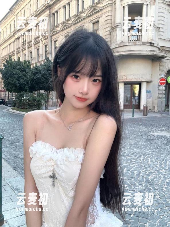 语画界 - 夏日印象：周于希Sandy的写真作品图集带你领略美好时光.txt