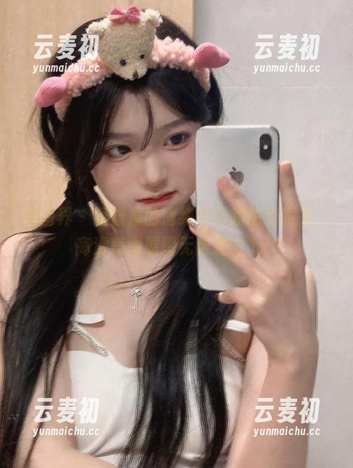 语画界 - 杨晨晨的清纯写真的精彩瞬间，高清美图展现无限魅力.txt