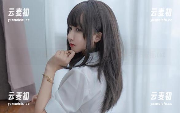 来自过期米线线的圣诞写真集，分享无尽的温暖与节日祝福.txt