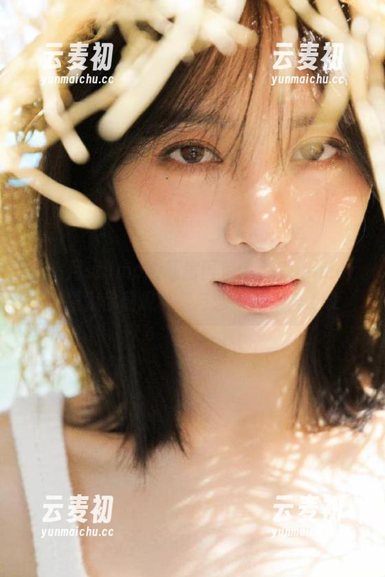在霜月shimo的私房图包中，Summer主题为你展现真实与艺术的结合.txt