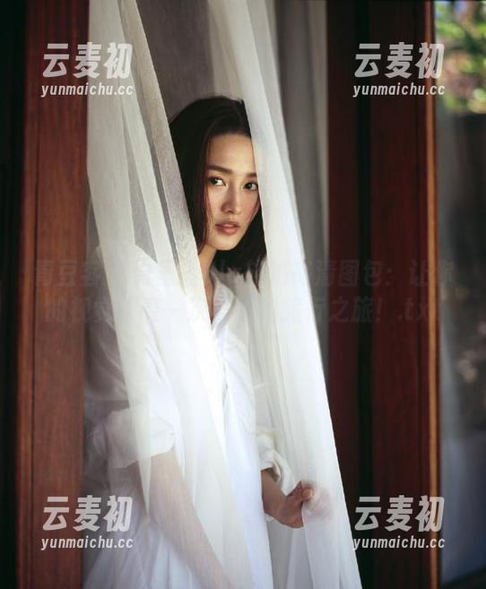 青豆客 - 绮里嘉Ula旅拍高清图包：让你的视觉享受一次美丽的旅行之旅！.txt