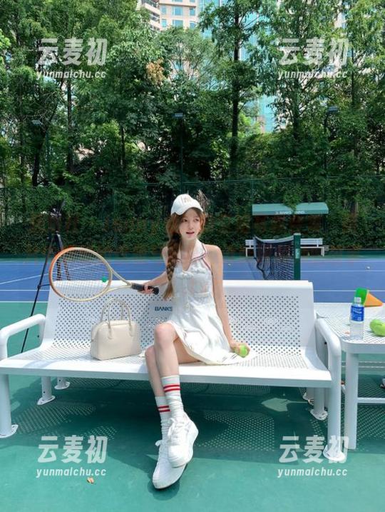 魅妍社 - Jenny佳妮的空姐写真合集，照片中展现的优雅与疲惫，谁能理解她的故事？.txt