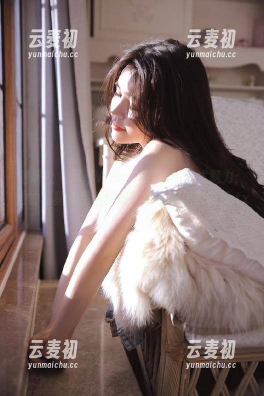魅妍社 - 尽享Wendy智秀的艺术魅力：她的写真作品集揭秘了秘书的优雅瞬间.txt